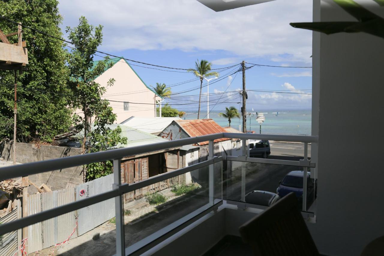 Dlo Doubout Les Pieds Dans L'Eau Apartment Sainte-Anne  Luaran gambar